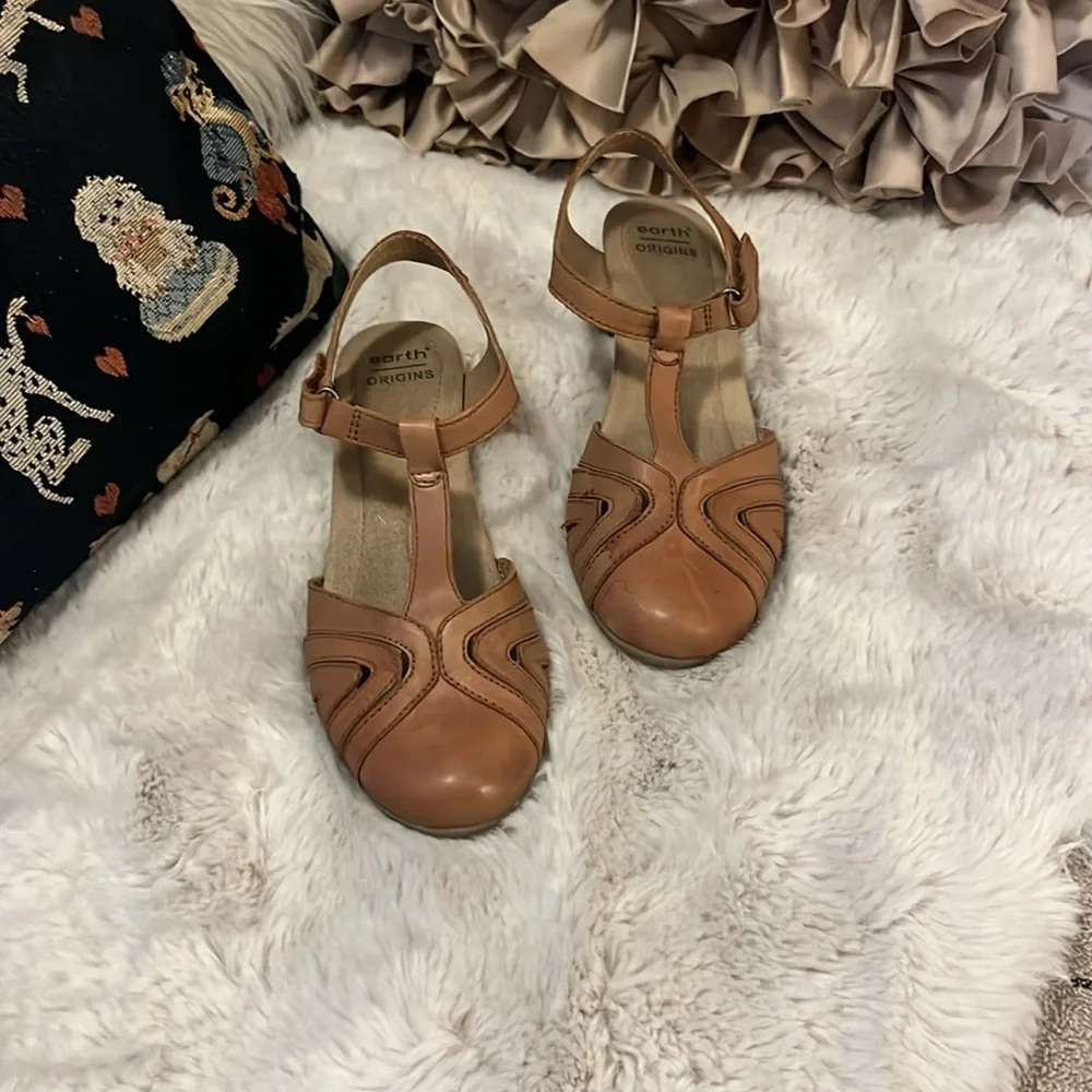 Earth Origins Women’s Tan Neutral Color Leather T Strap Maryjane Heeled Shoes 7